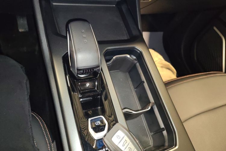 GEELY Okavango L 2025 car image #14