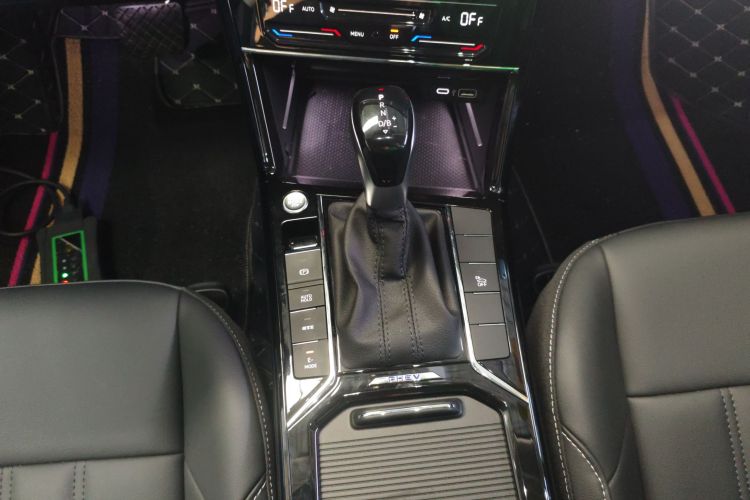 Volkswagen Passat New Energy 2025 #14 Volkswagen Passat New Energy 2025 car image #14