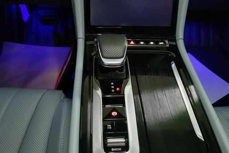 HongQi H5 PHEV 2025 #14 HongQi H5 PHEV 2025 immagine di auto #14