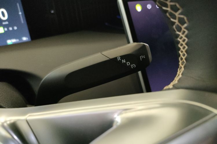 Avatr 11 2022 car image #14