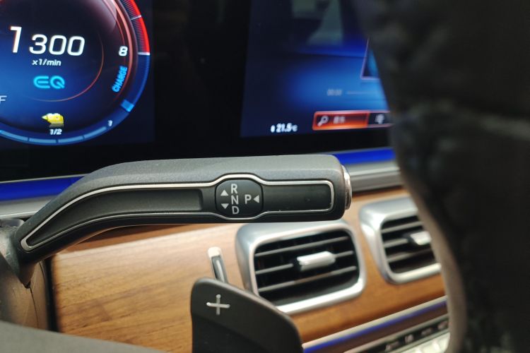 Mercedes-Benz GLE Class New Energy 2022 car image #14