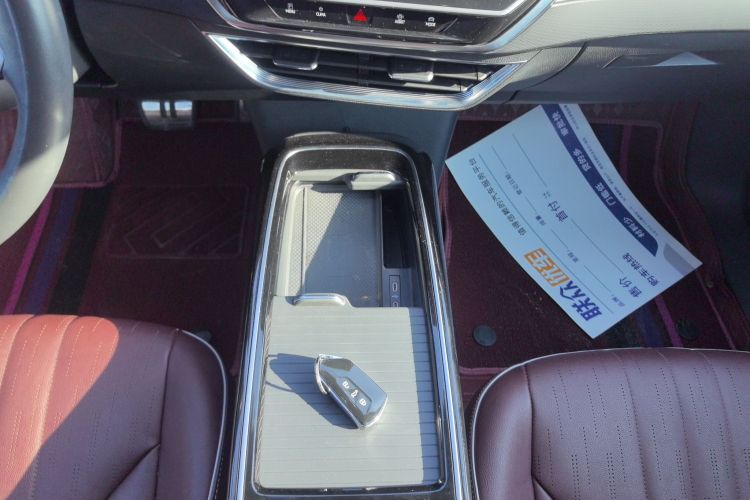 Volkswagen ID.6 X 2022 immagine di auto #14