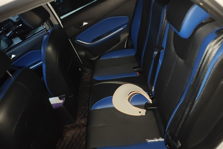 2018 #14 2018 car image #14
