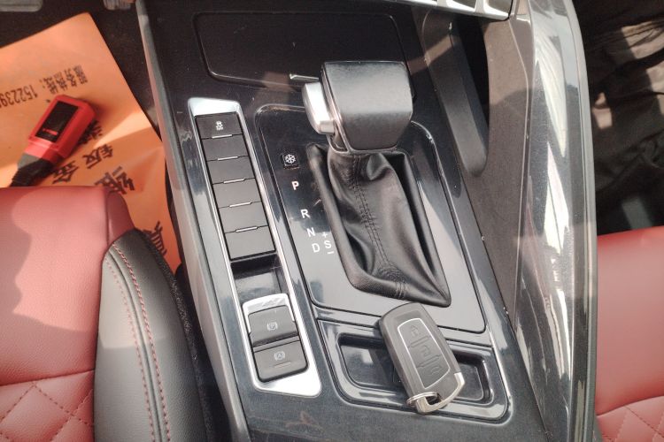 T5 2019 car image #14