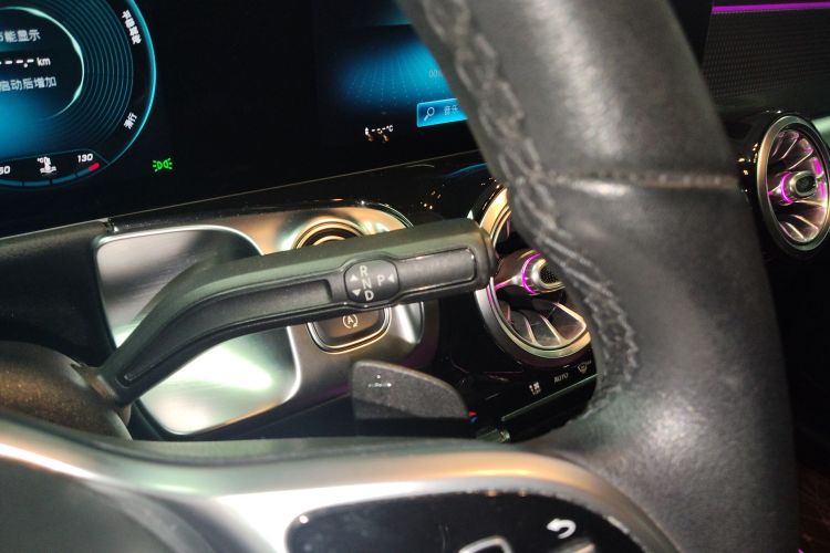 Mercedes-Benz GLB Class 2020 #14 Mercedes-Benz GLB Class 2020 car image #14