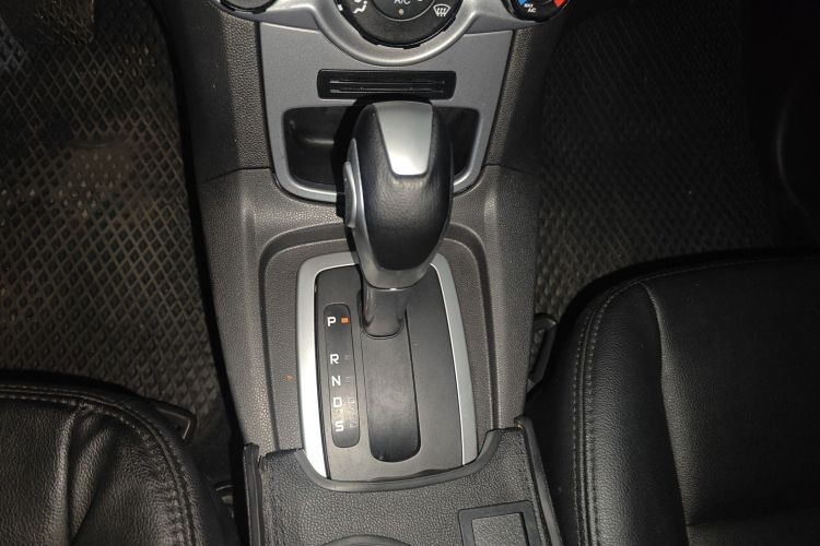 Ford Fiesta (Imported) 2016 immagine di auto #14