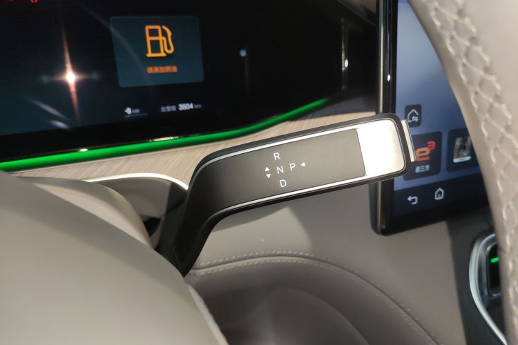 Denza N9 2025 car image #14