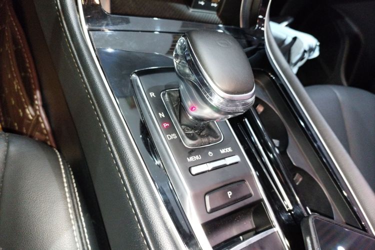 GAC Trumpchi GS5 2020 #14 GAC Trumpchi GS5 2020 car image #14