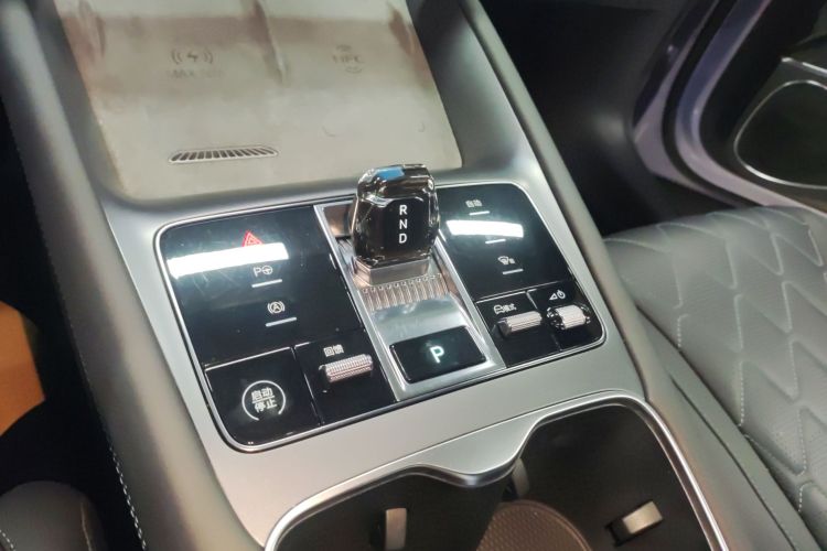 BYD Sea Lion 07 EV 2024 car image #14