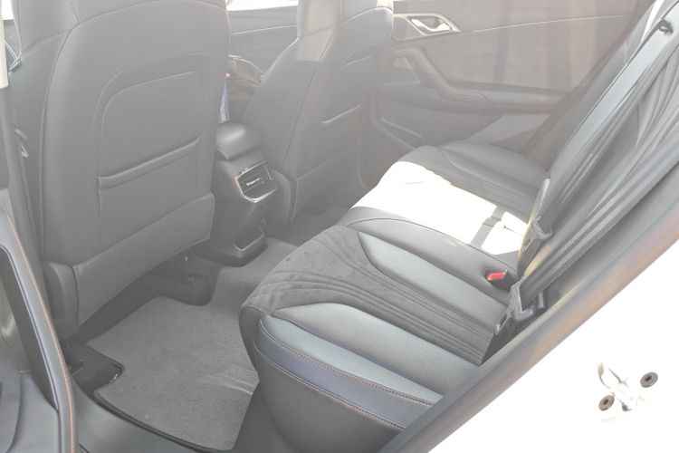 Roewe D5X DMH 2024 изображение автомобиля #14