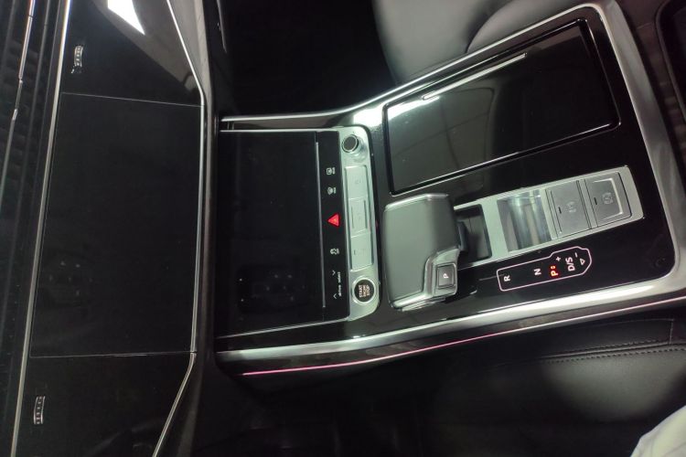 Audi Q8 2021 #14 Audi Q8 2021 car image #14