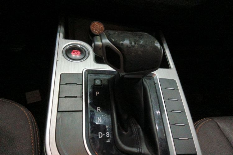 Forthing JOYEAR X5 2019 car image #14