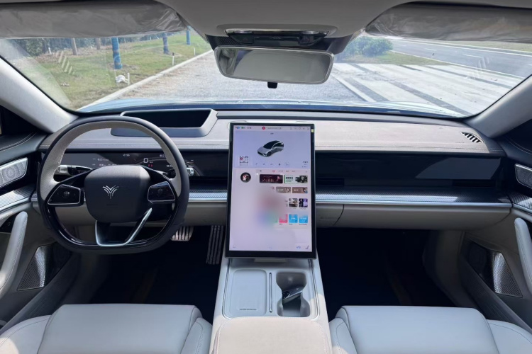 哪吒汽车 哪吒S猎装 2025 汽车图片 #14