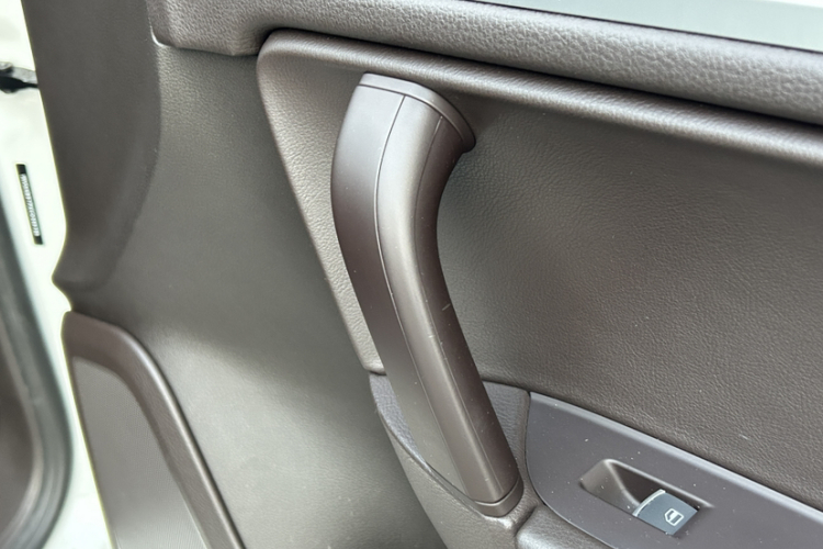 Volkswagen Touareg 2015 car image #14