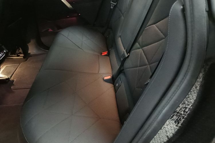 BMW i5 M60 2022 car image #14