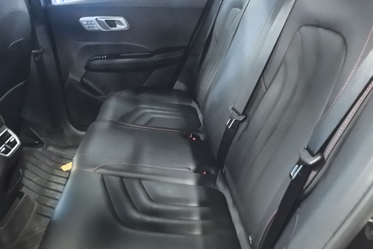 哪吒汽车 哪吒X 2023 #14 哪吒汽车 哪吒X 2023 汽车图片 #14