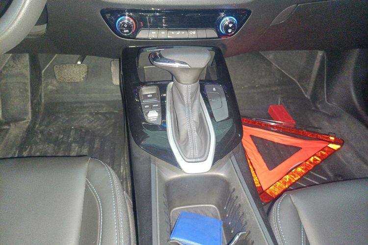 Chevrolet Charm 2024 car image #14