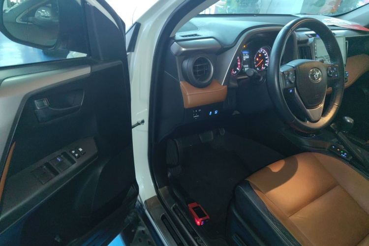 RAV4 2018 #14 RAV4 2018 car image #14