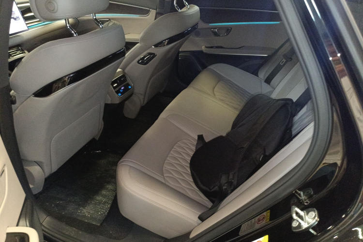 BYD Han 2024 car image #14