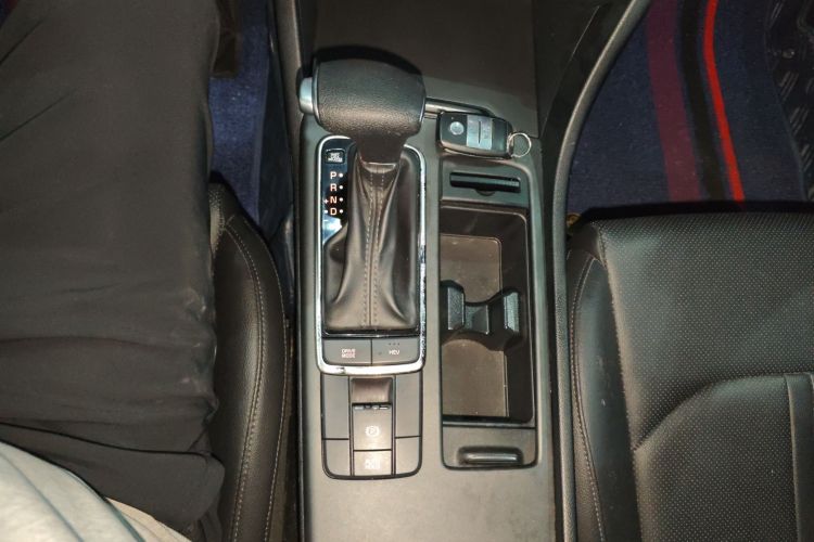 起亚 起亚K5新能源 2019 汽车图片 #14