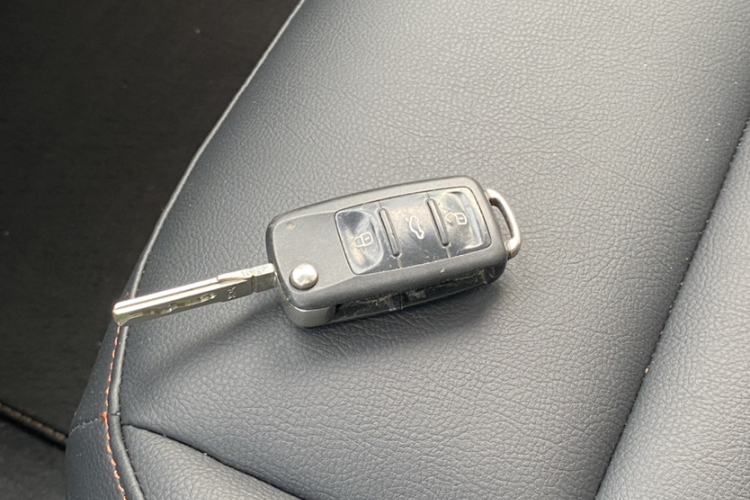 Volkswagen Beetle 2016 car image #14