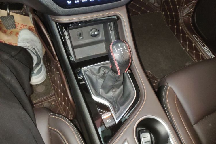 Changan CS35MAX 2018 car image #14