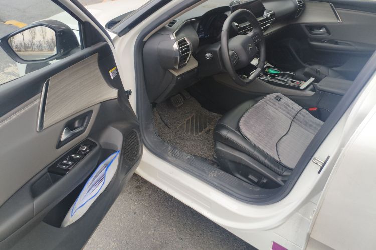 Citroen C5 X 2023 car image #14