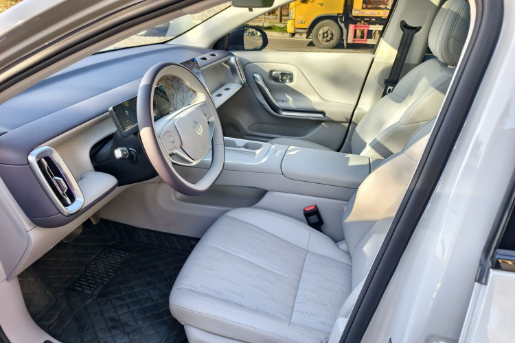 零跑汽车 零跑B01 2025 汽车图片 #14