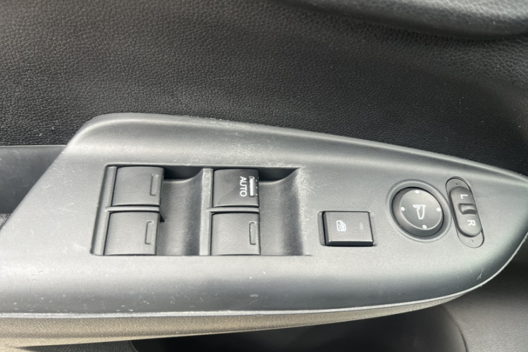 Honda Fit (Imported) 2019 car image #14