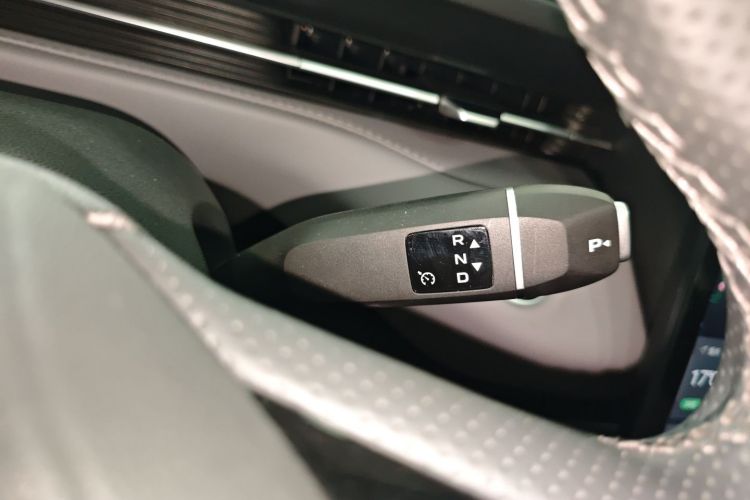 Changan EadoPHEV 2025 car image #14