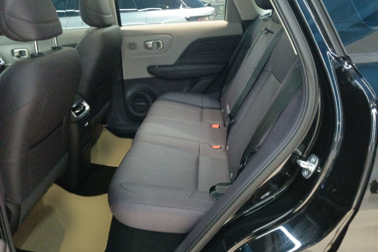 零跑汽车 零跑B10 2025 汽车图片 #14