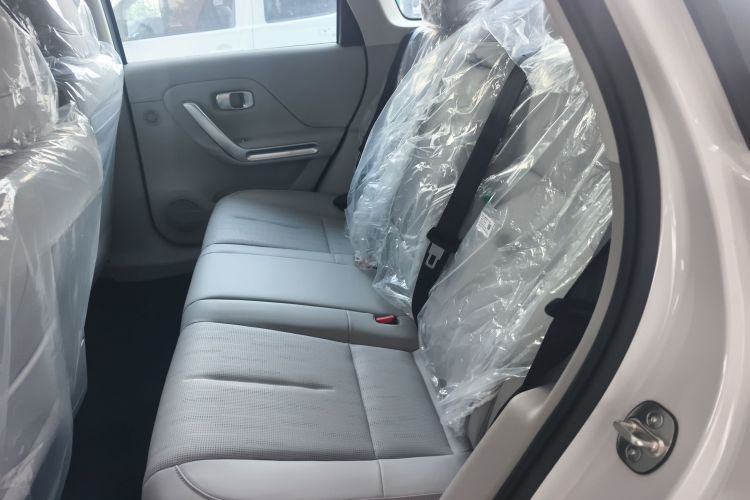 零跑汽车 零跑B01 2025 汽车图片 #14