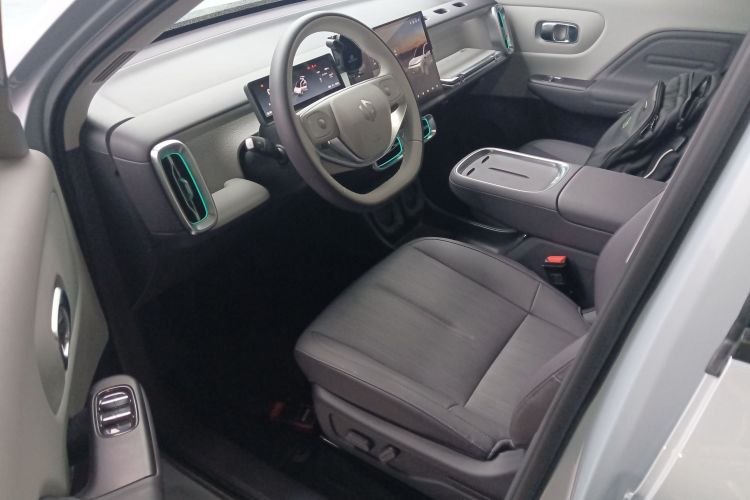 零跑汽车 零跑B10 2025 汽车图片 #14