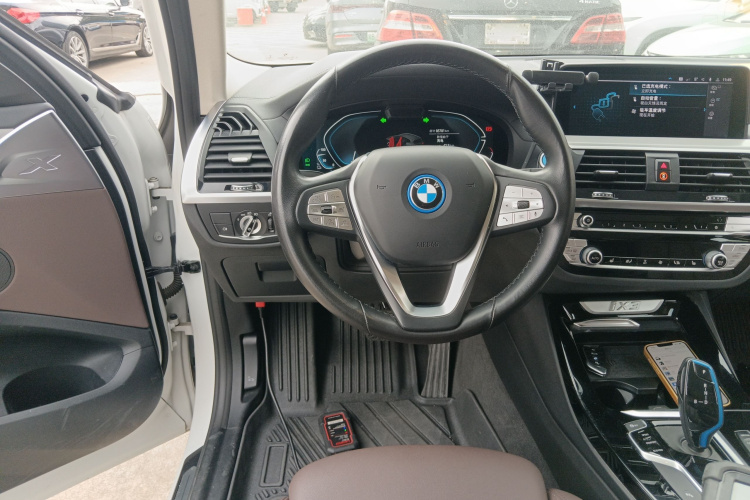 BMW iX3 2021 car image #14