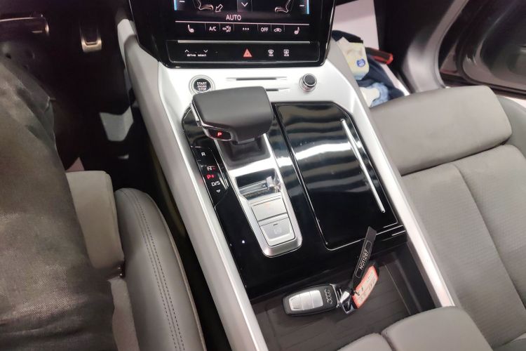 Audi Q6 2024 imagem de carro #14