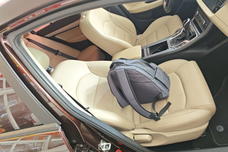 GEELY Emgrand 2018 car image #14