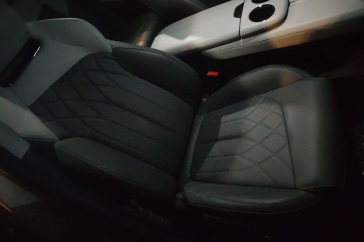 Changan UNI-Z PHEV 2024 #14 Changan UNI-Z PHEV 2024 صورة سيارة #14