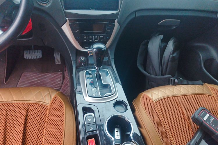 GAC Trumpchi GS5 Super 2015 #14 GAC Trumpchi GS5 Super 2015 car image #14