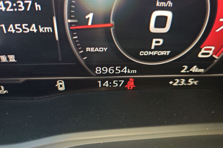 Audi A4L 2019 car image #14