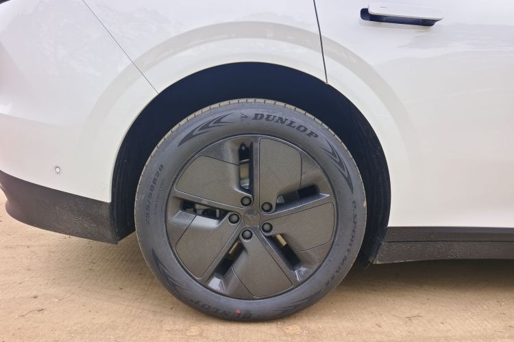 Li i6 2025 صورة سيارة #14