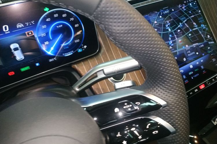 Mercedes-Benz EQE SUV 2023 #14 Mercedes-Benz EQE SUV 2023 car image #14