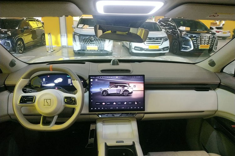 Zeekr 7X 2024 car image #14