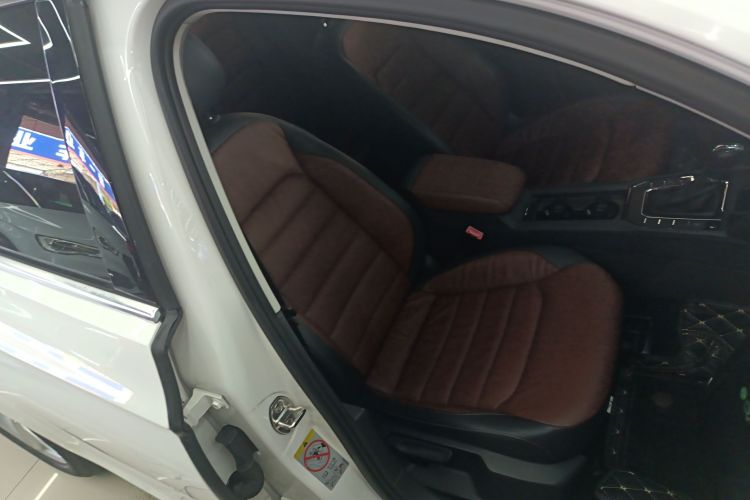 Volkswagen Lamando 2015 immagine di auto #14