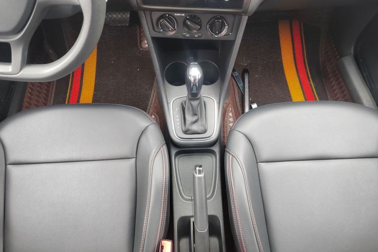 Polo 2019 car image #14
