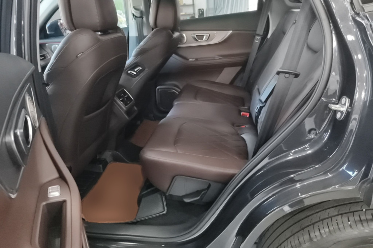 Chery Tiggo 8 Plus 2023 image de voiture #14