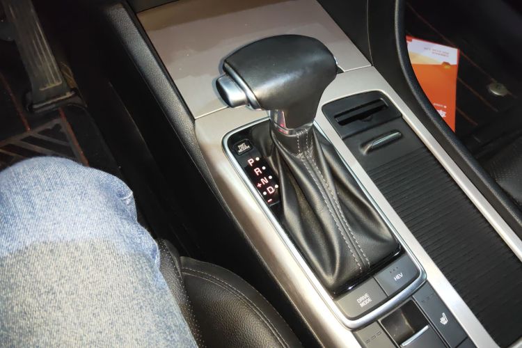 起亚 起亚K5新能源 2019 汽车图片 #14