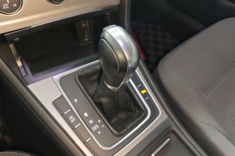 Volkswagen Golf (Imported) 2016 imagem de carro #14