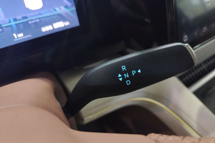 BYD Xia 2025 #14 BYD Xia 2025 car image #14