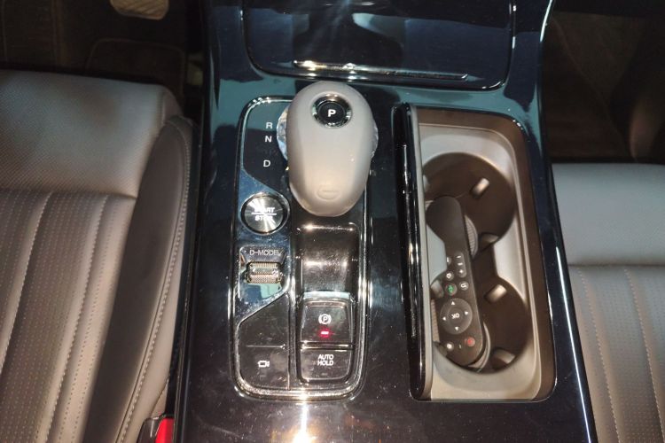 GAC Trumpchi M8 2023 #14 GAC Trumpchi M8 2023 car image #14