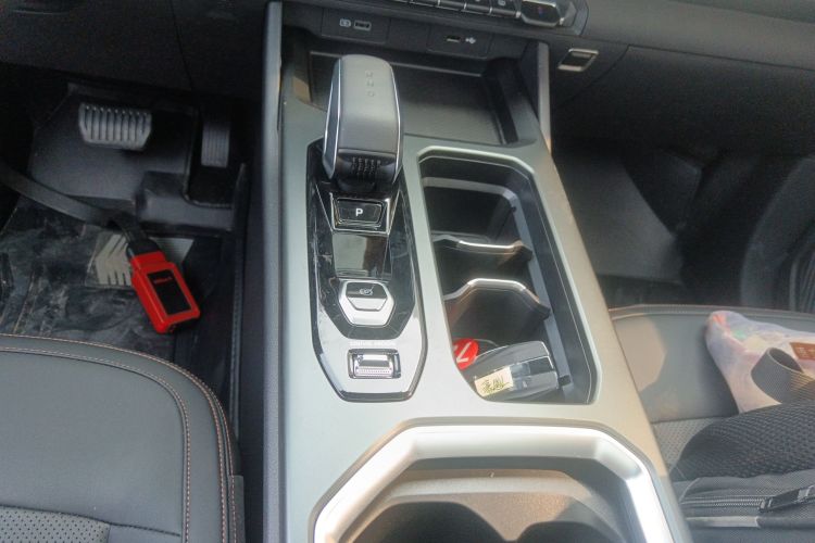 GEELY OkavangoR7 2025 car image #14